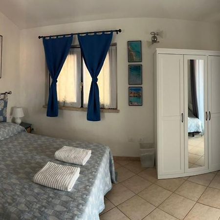 B&B Le Farfalle Palau Bagian luar foto