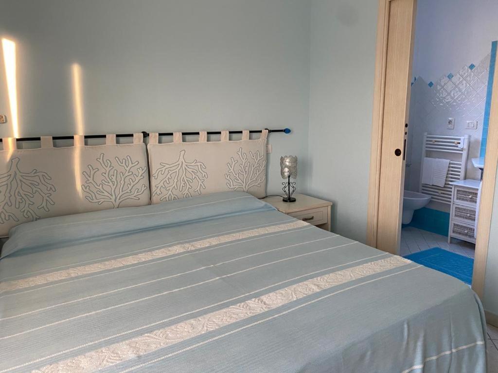 B&B Le Farfalle Palau Bagian luar foto