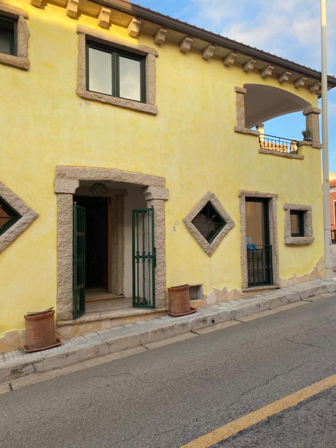B&B Le Farfalle Palau Bagian luar foto