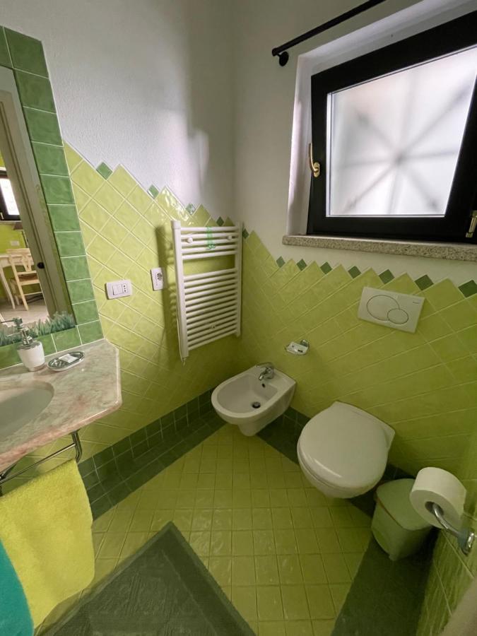 B&B Le Farfalle Palau Bagian luar foto