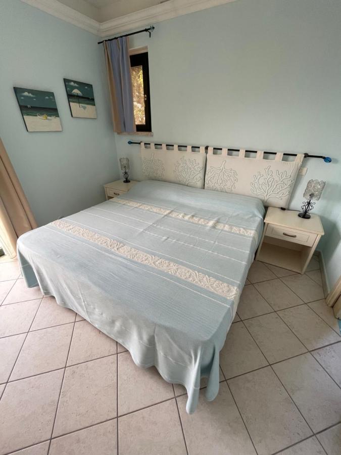 B&B Le Farfalle Palau Bagian luar foto