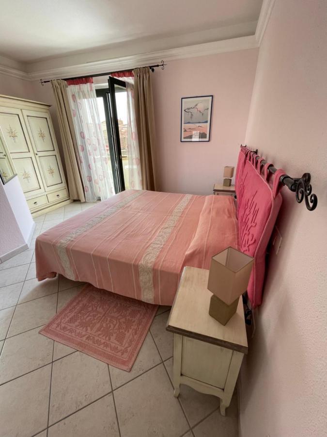 B&B Le Farfalle Palau Bagian luar foto