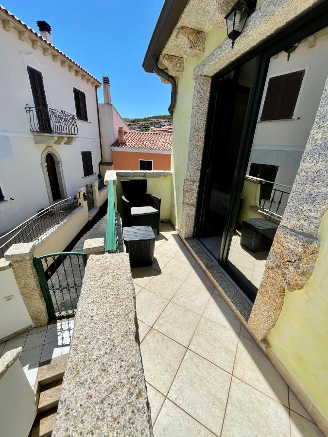 B&B Le Farfalle Palau Bagian luar foto